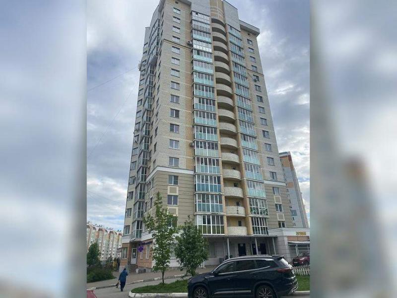 2-комн. квартира, 63 м², 8/17 этаж