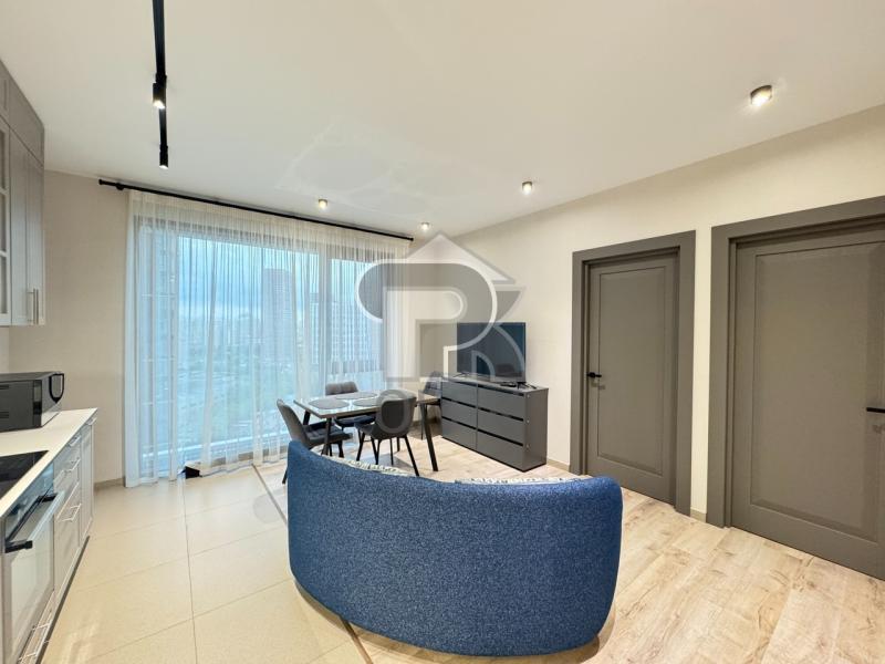 2-комн. квартира, 56 м², 15/30 этаж