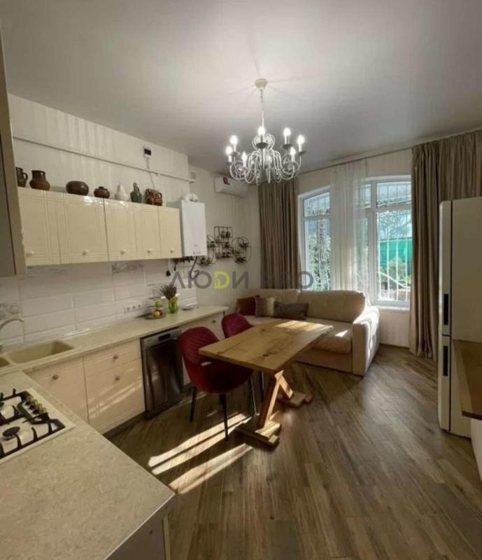 1-комн. квартира, 40 м², 1/2 этаж