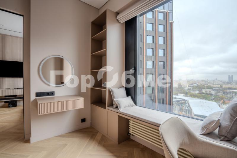 2-комн. квартира, 65 м², 29/48 этаж