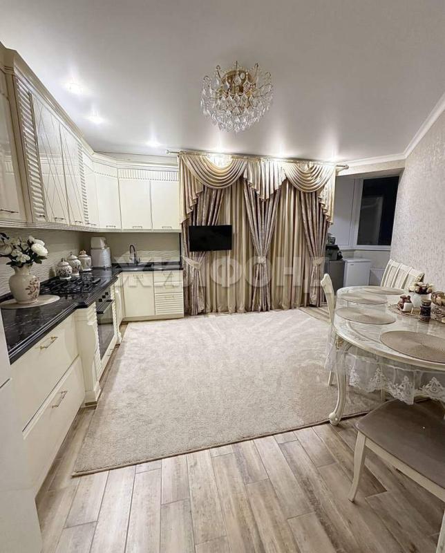 2-комн. квартира, 78 м², 4/15 этаж