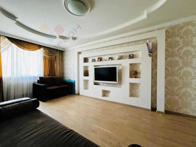 2-комн. квартира, 77 м², 2/24 этаж