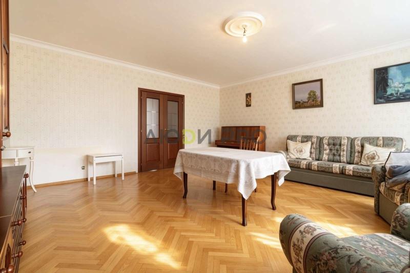 3-комн. квартира, 110 м², 4/6 этаж