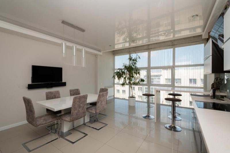 5-комн. квартира, 198 м², 4/4 этаж