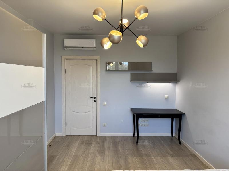 2-комн. квартира, 67 м², 6/12 этаж