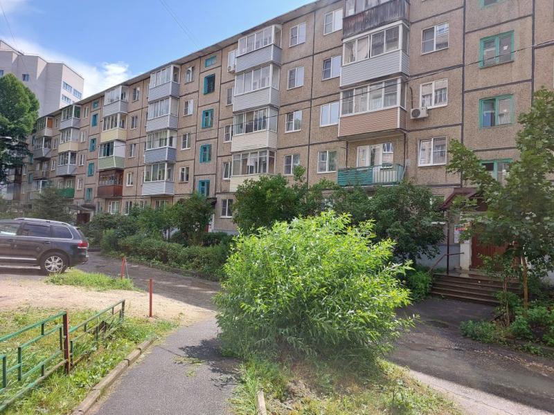 2-комн. квартира, 42 м², 3/5 этаж