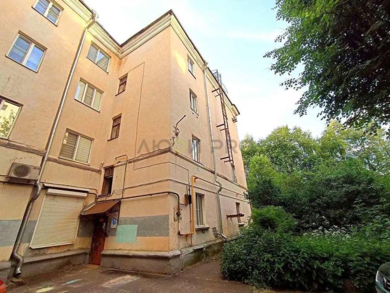 2-комн. квартира, 65 м², 2/4 этаж
