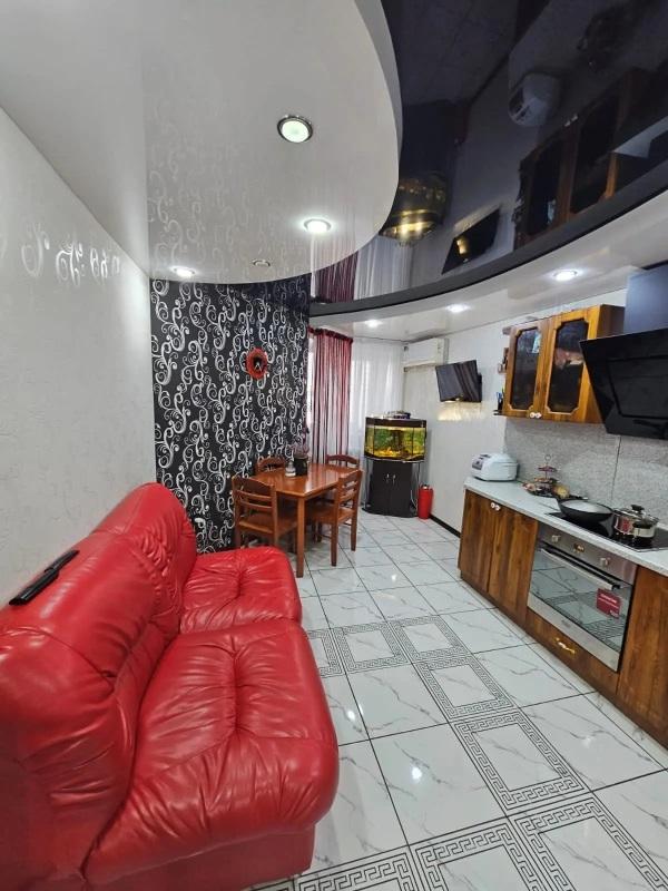 2-комн. квартира, 87 м², 13/14 этаж