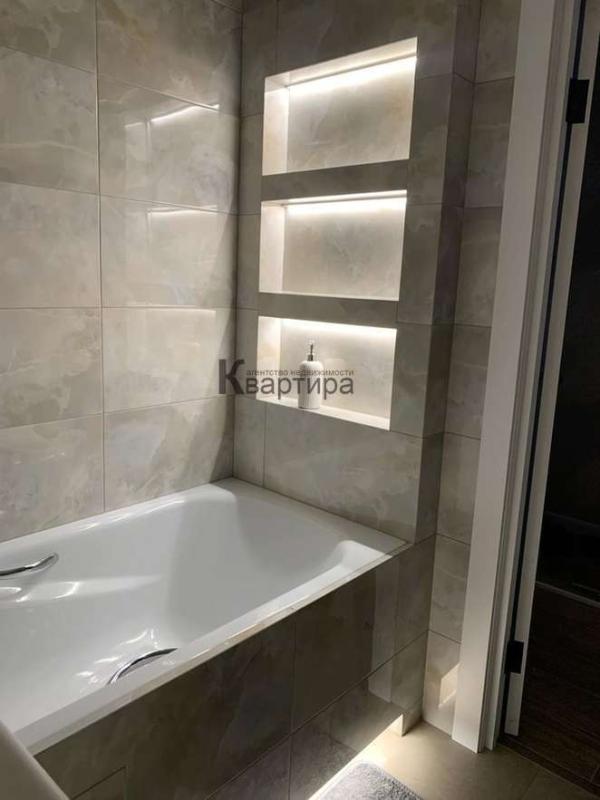 2-комн. квартира, 70.32 м², 9/10 этаж