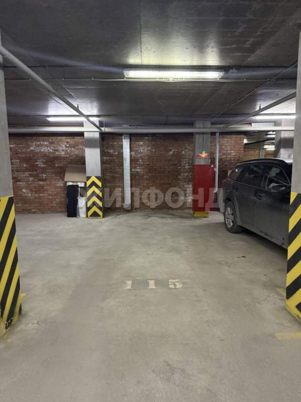 Машиноместо, 18 м²