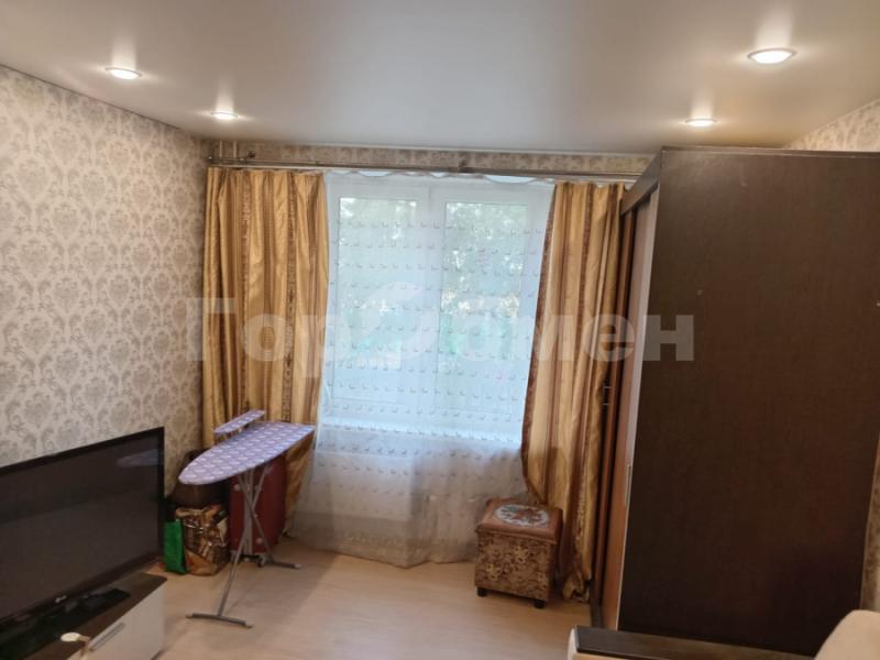 2 комнаты в 3-комнатной квартире, 32.9 м2
