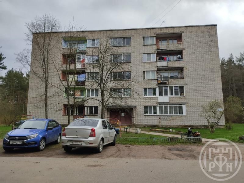 1 комната в 16-комнатной квартире, 12.6 м²