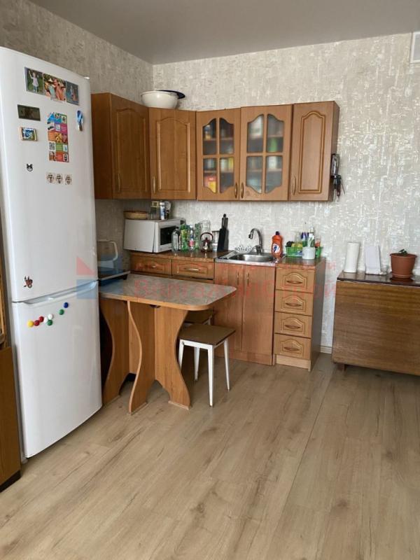 1 комната в 16-комнатной квартире, 18 м²