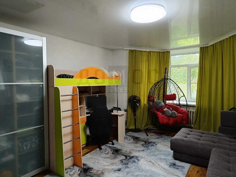 2 комнаты в 3-комнатной квартире, 38.6 м²