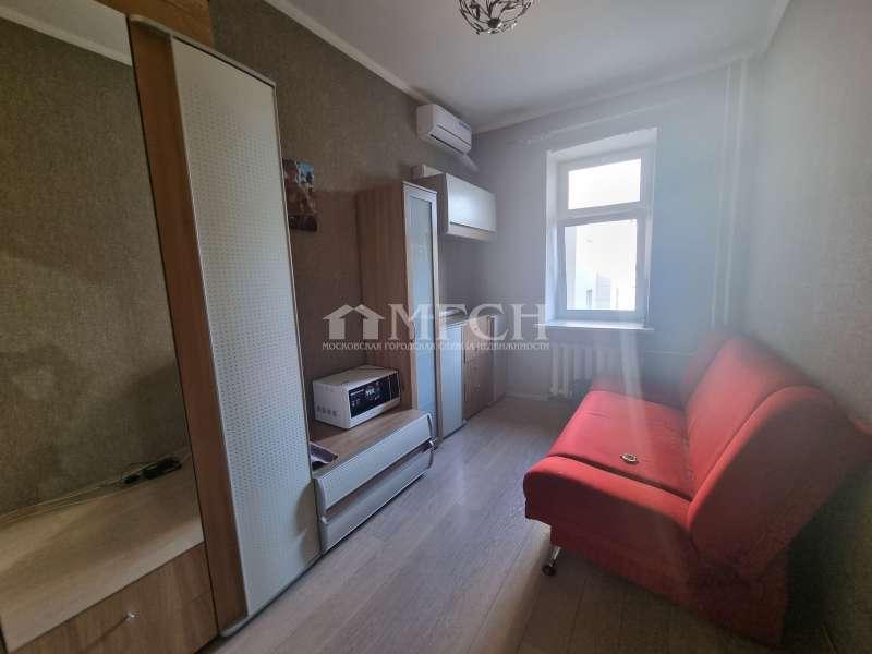 3 комнаты в 5-комнатной квартире