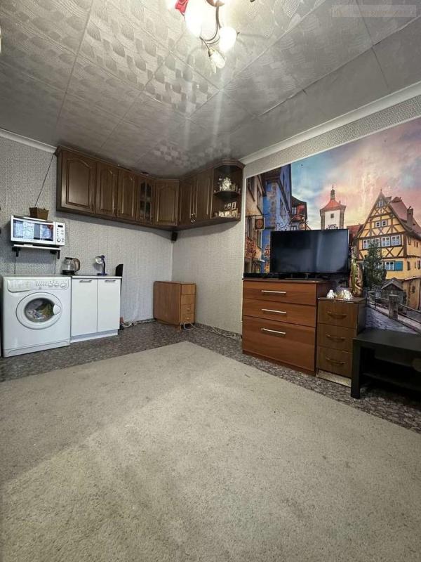 1 комната в 8-комнатной квартире