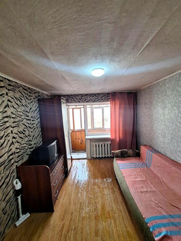 1 комната в 5-комнатной квартире, 12.3 м²
