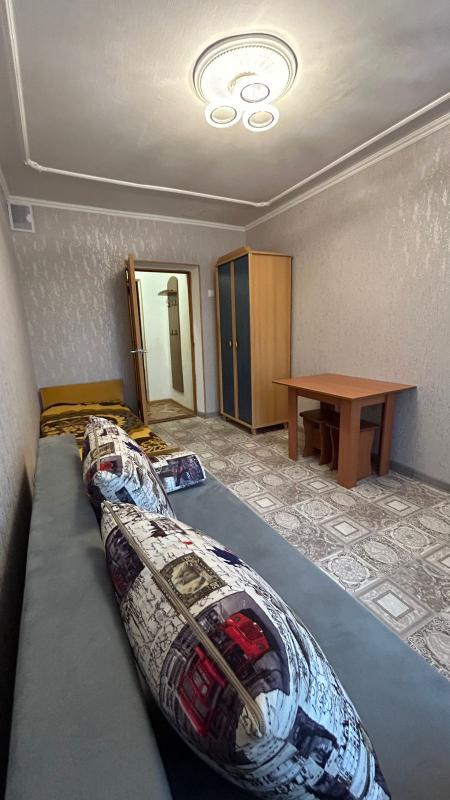 1 комната в 4-комнатной квартире