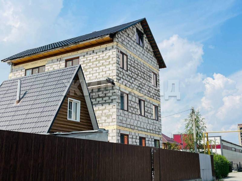 Дом, 413 м², 10 сот.