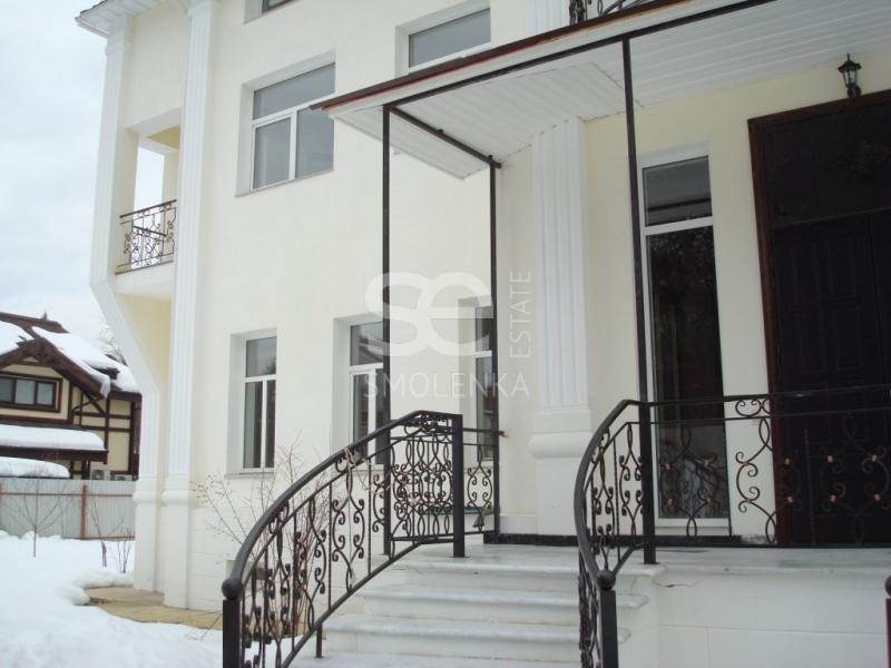 Дом, 1 200 м², 30 сот.