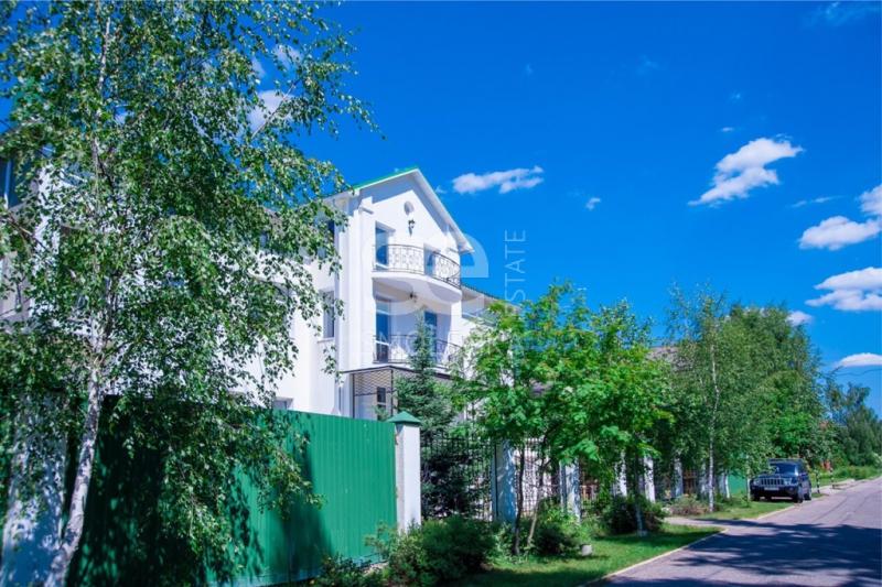 Дом, 1 200 м², 30 сот.