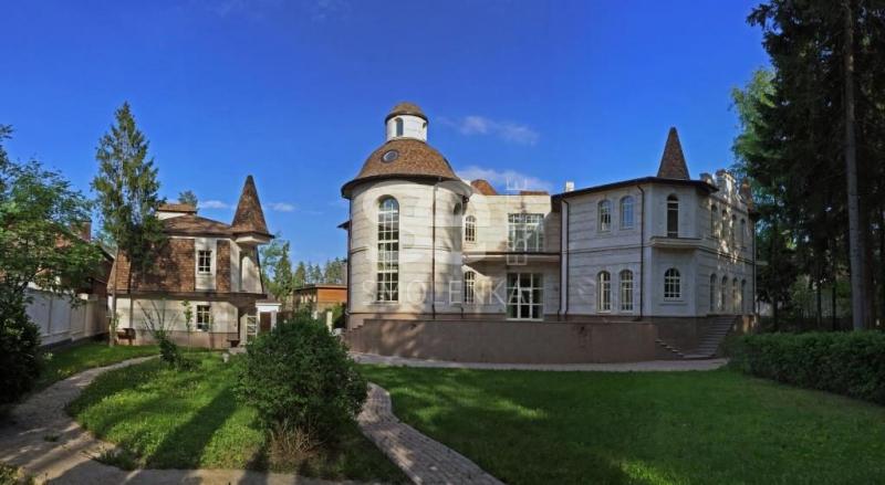 Дом, 1 100 м², 45 сот.