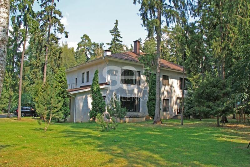 Дом, 1 200 м², 44 сот.