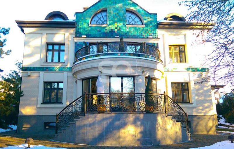 Дом, 650 м², 13 сот.