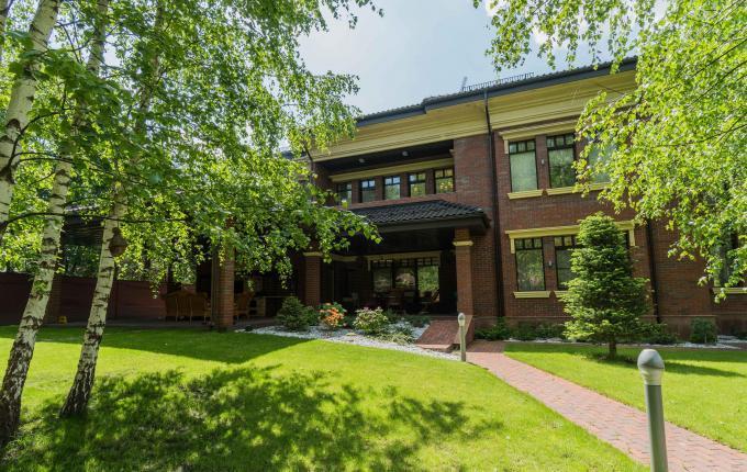 Дом, 530 м², 23 сот.