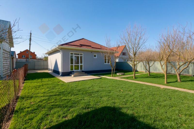 Дом, 100 м², 4 сот.