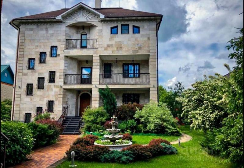 Дом, 750 м², 20 сот.