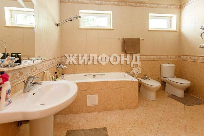 Дом, 600 м², 16 сот.
