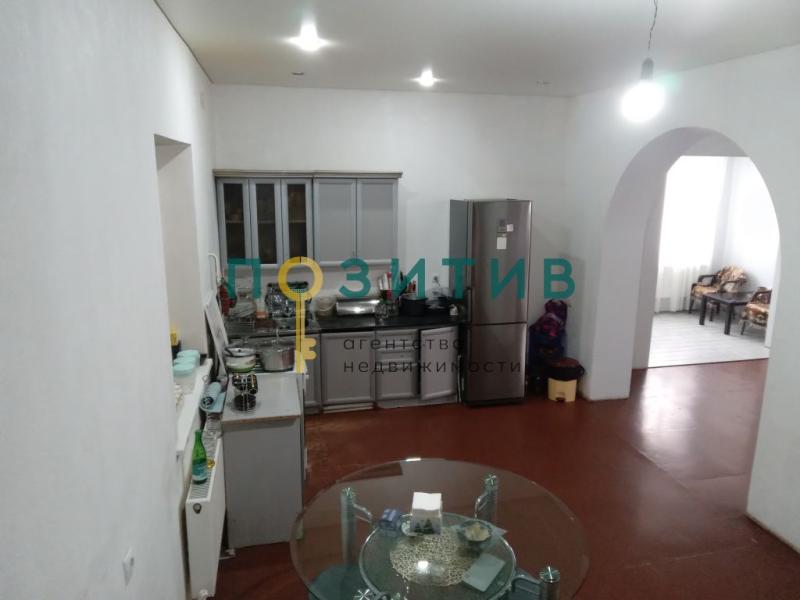 Дом, 180 м², 3 сот.