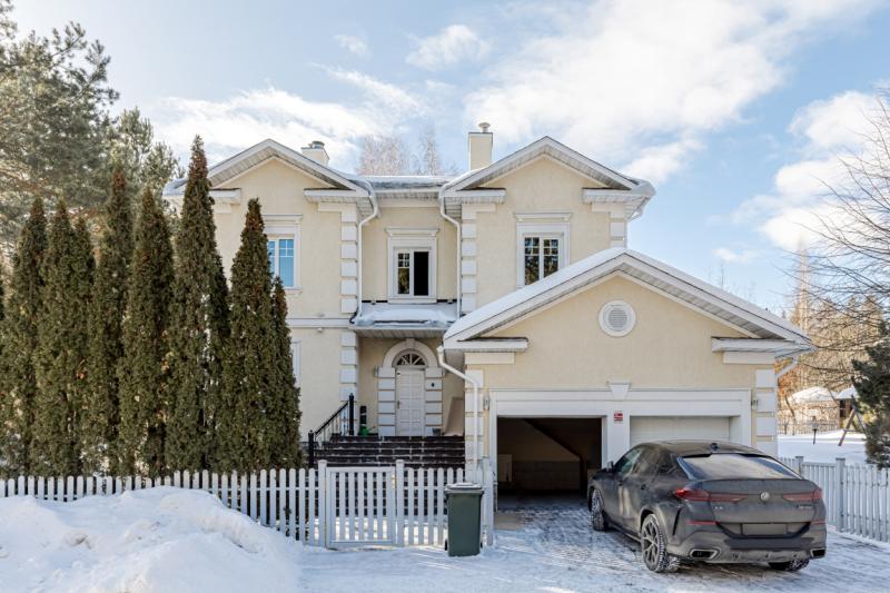 Дом, 550 м², 15 сот.