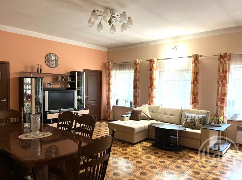 Дом, 206.3 м², 18 сот.