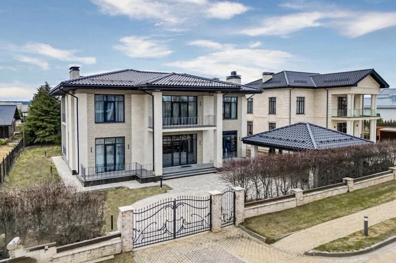 Дом, 432 м², 10 сот.