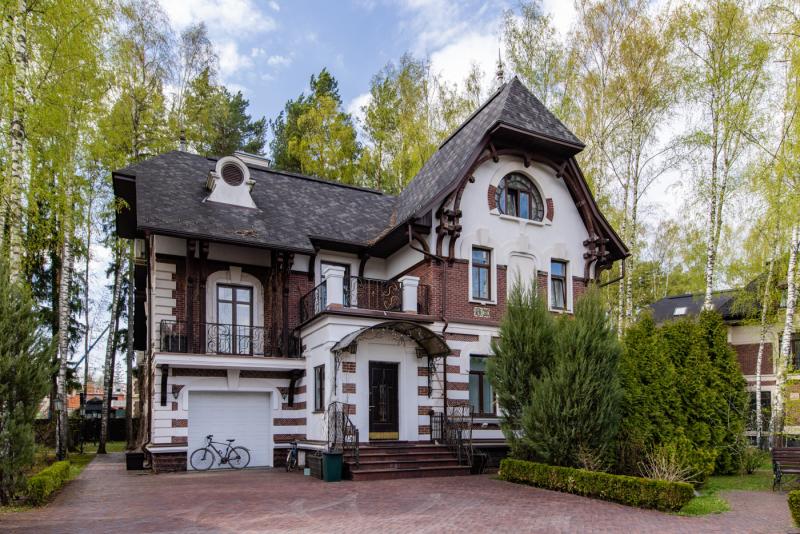 Дом, 400 м², 20 сот.