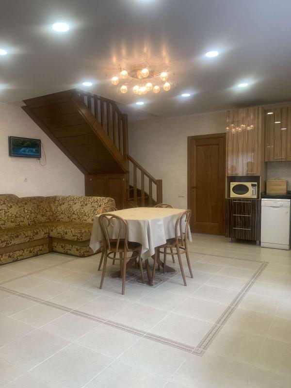 Дом, 220 м², 4 сот.