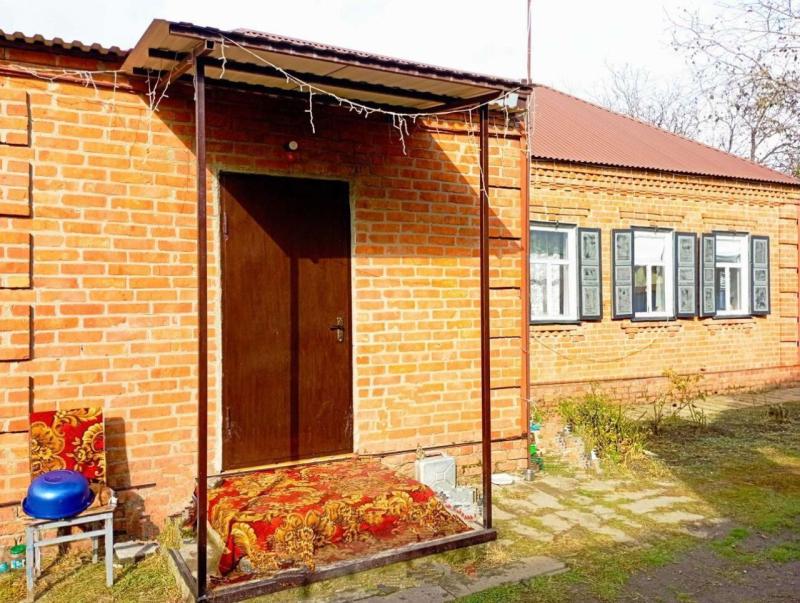 Дом, Краснодарский край, станица Новощербиновская, ул. Фрунзе. Фото 1