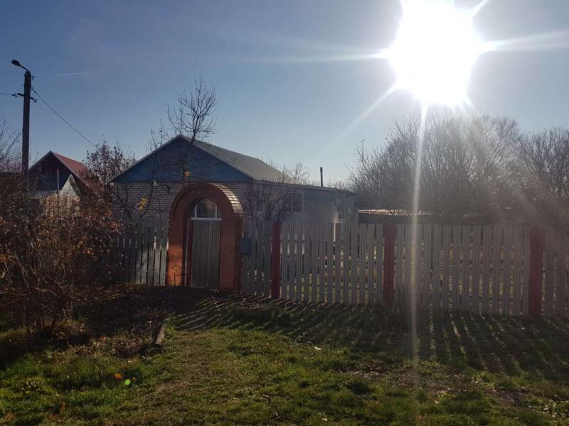 Дом, Самарская область, с. Хворостянка, Школьная улица. Фото 1