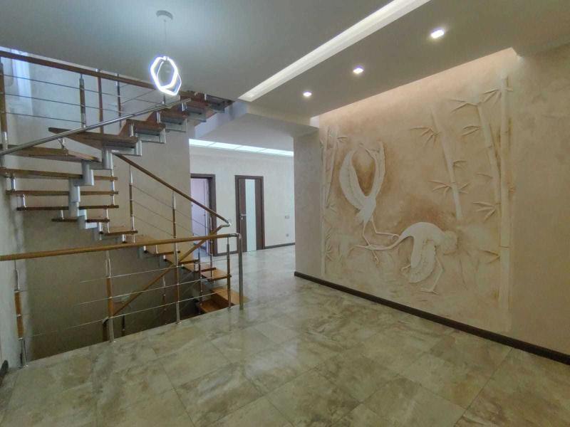 Дом, 370 м², 15 сот.