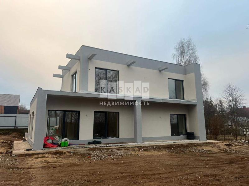 Дом, 200 м², 11 сот.
