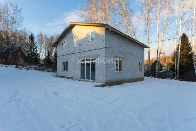 Дом, 180 м², 8 сот.