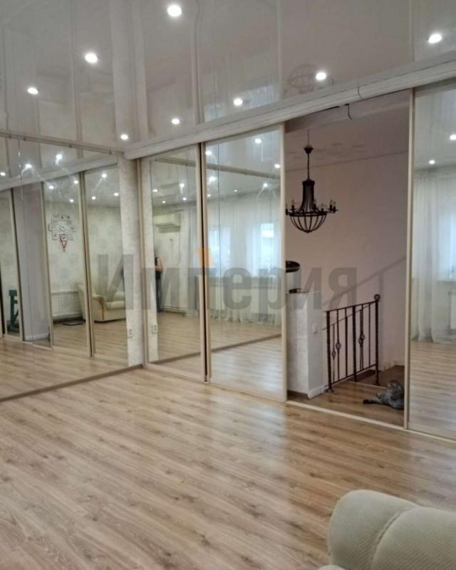 Дом, 180 м², 2 сот.