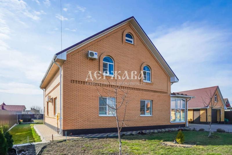 Дом, 200 м2