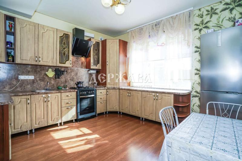 Дом, 169.7 м², 12 сот.