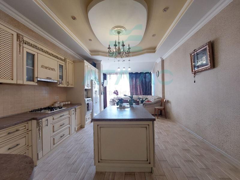 Дом, 550 м², 6 сот.