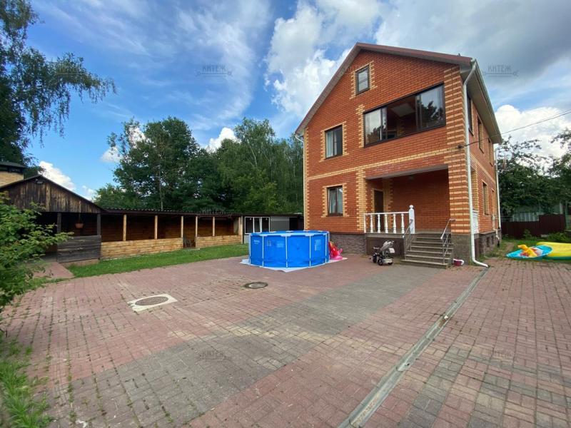 Дом, 180 м², 10 сот.