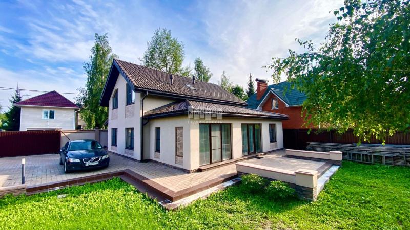 Дом, 250 м², 6 сот.