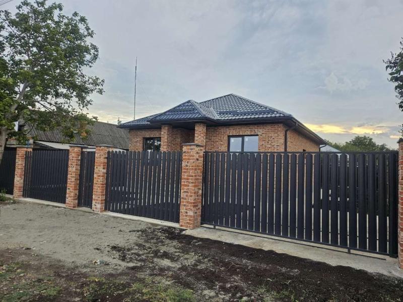 Дом, 90 м², 4 сот.